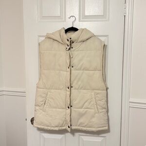 American Eagle Cream Puffer Vest